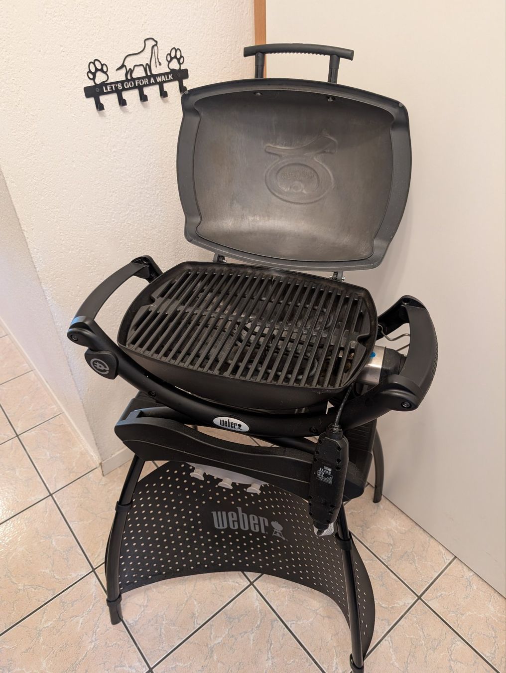 Weber Grils: Barbecue Weber électrique utilisé avec housse – D'occasion à Tavannes par Cedou91 1