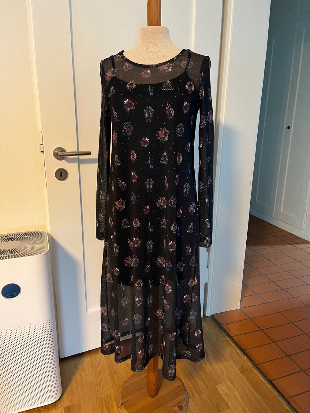 Vestiti: Langes Kleid mit Überkleid Grösse S – Usato da Zürich venduto da Mrstm4