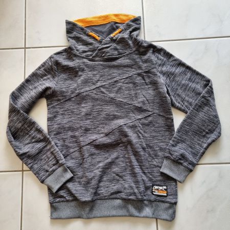 Lässiger Pullover Gr. 158/164, meliert, sehr guter Zustand
