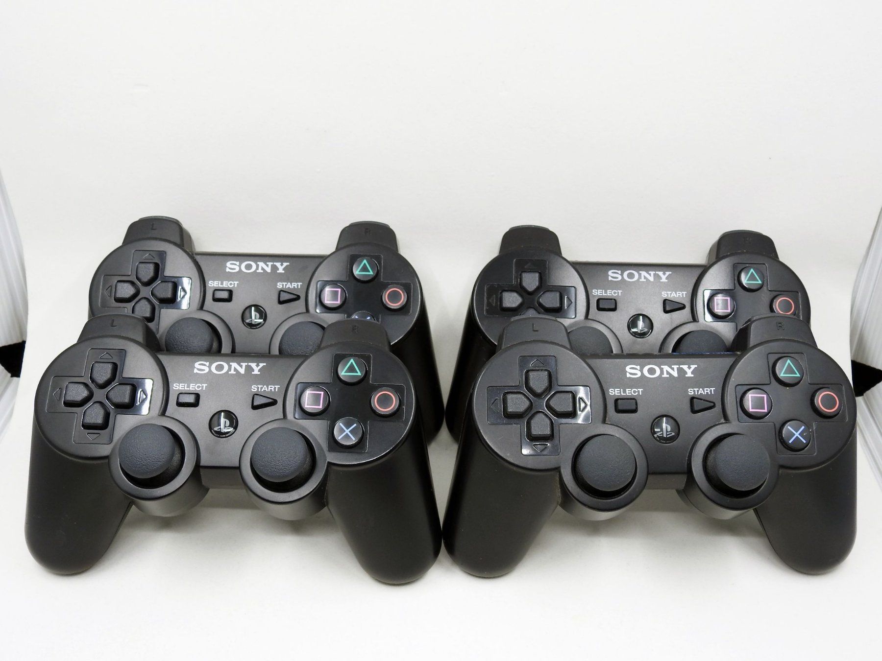 Sony Konsolen: 2 x Playstation 3 mit 48 Games + 4 Controllern – Gebraucht aus Zürich von  9
