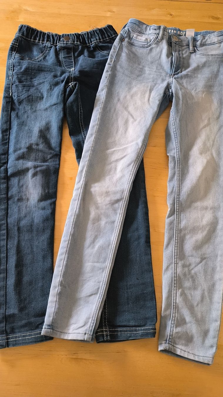 Kleiderpakete & -sets: un lot de 13 habits taille 140 – Gebraucht aus Attalens von frakimir 1