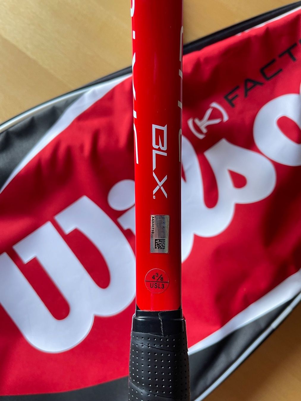 Wilson Racchette: Wilson K-Factor Tennisschläger + Tasche – Usato da Kriens venduto da Angie88 6