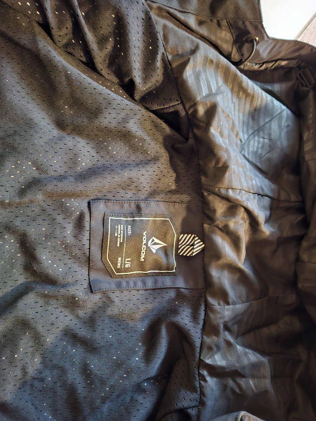 Volcom Giacche: Volcom L Gore Snowboardjacke gr. L – Nuovo (secondo la descrizione) da Läufelfingen venduto da pro_z79n 1