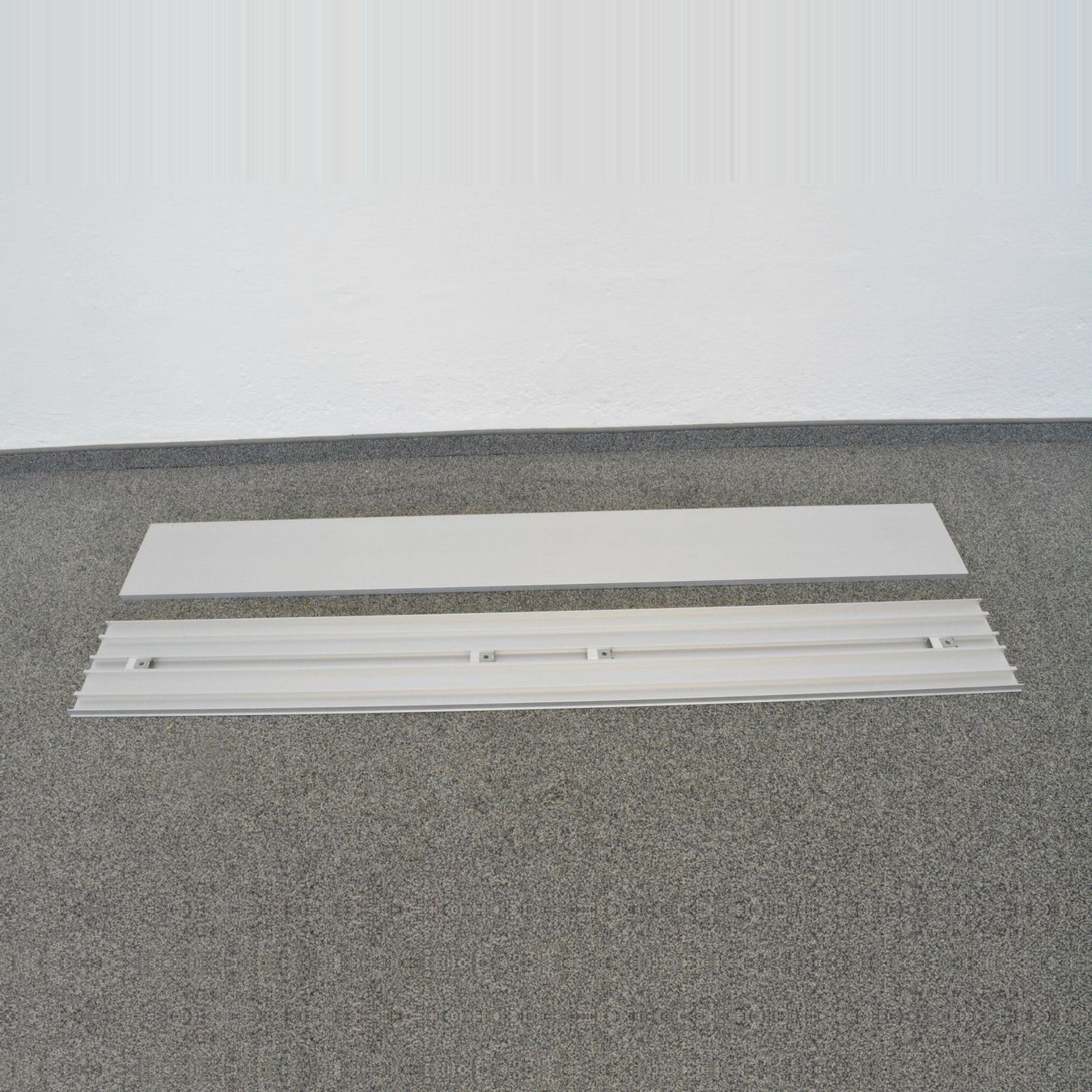Altro per Ufficio & Commercio: Denz D3 Alu-Abdeckungen 1800mm – Usato da Schönenwerd venduto da mcofficeshop
