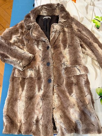 Manteau fausse fourrure