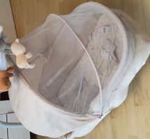 Babywippe mit Spielbogen und Moskitonetz gebraucht