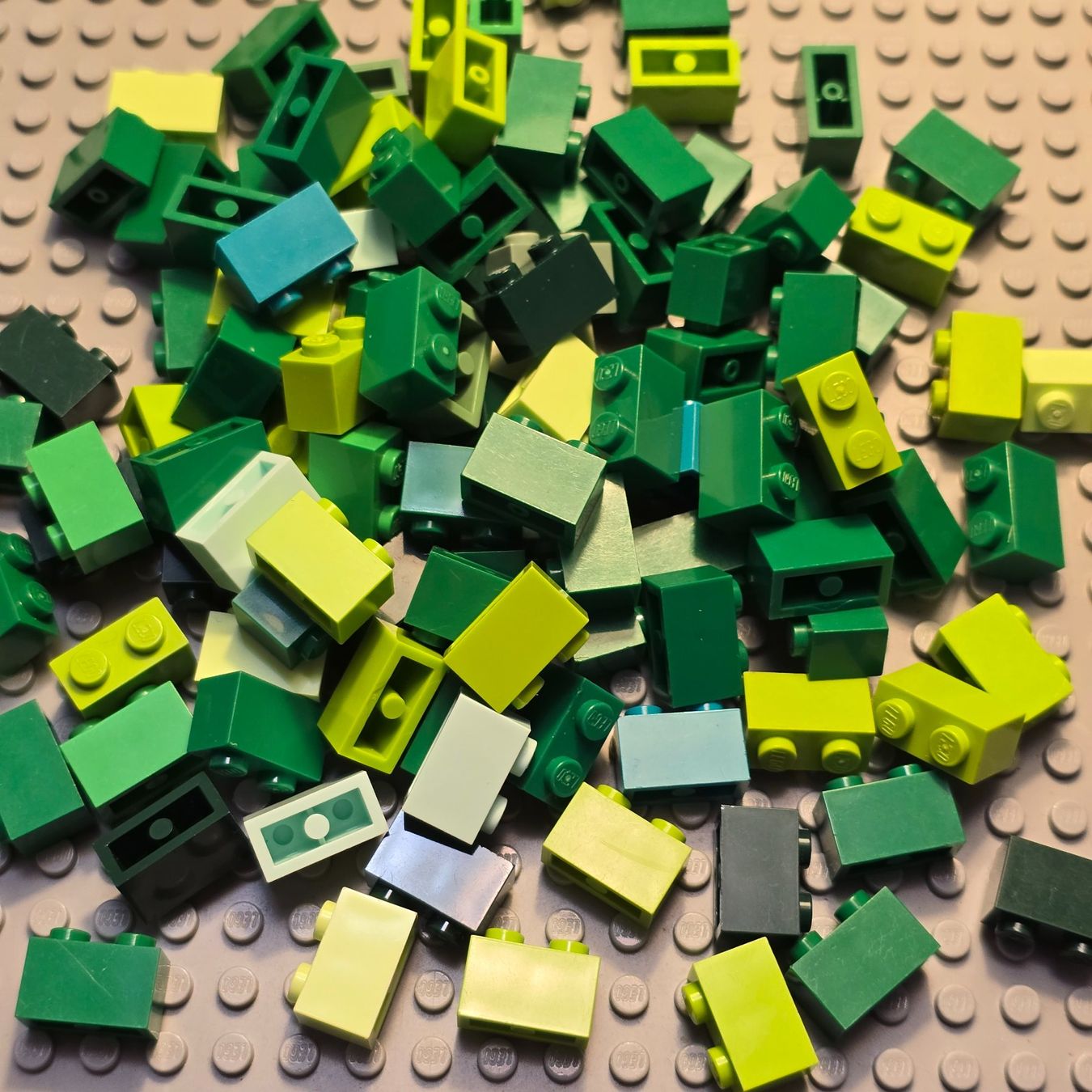 Lego Kit di costruzioni: Lego 110 x  Stein 1x2 (3004) mix grün – Usato da Basel venduto da Swi-7621