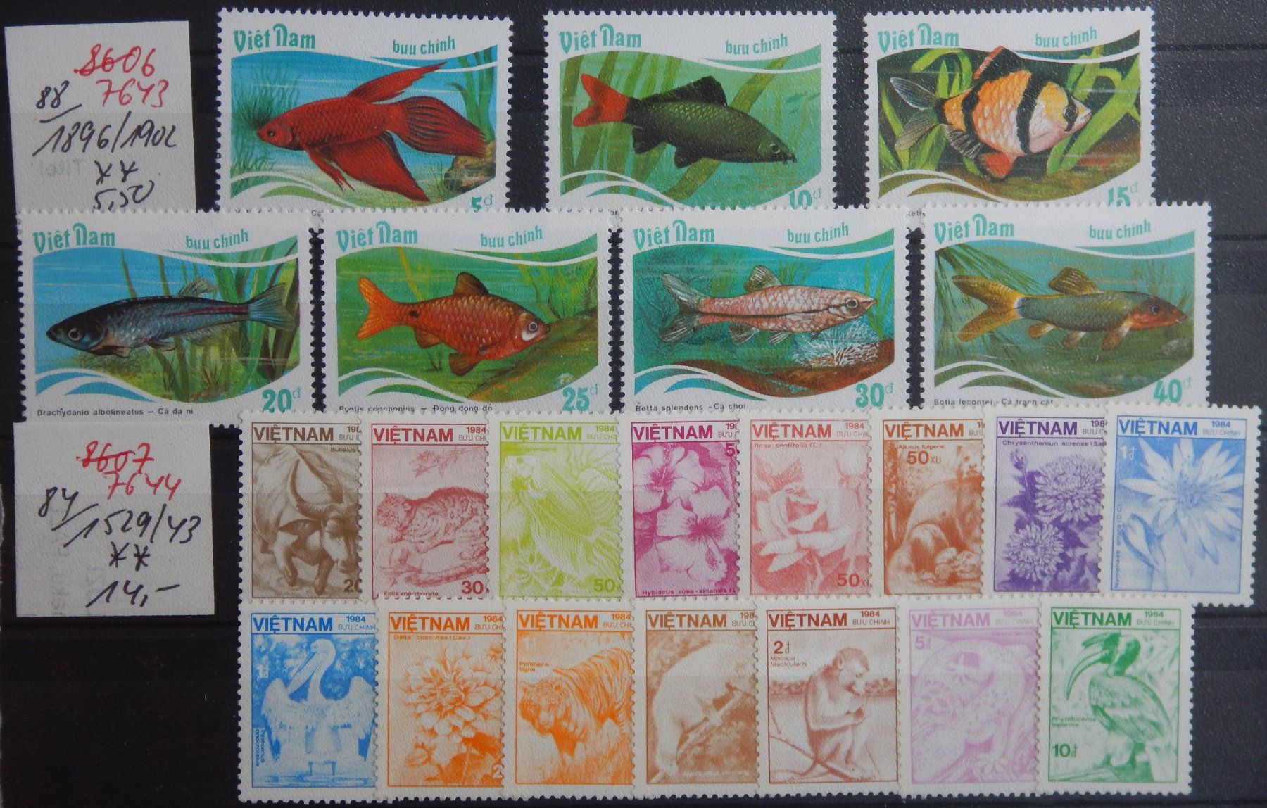 Tutti i francobolli: Vietnam ex. Kat. 1529-1902 ** – Usato da Zürich venduto da Muehlekauf