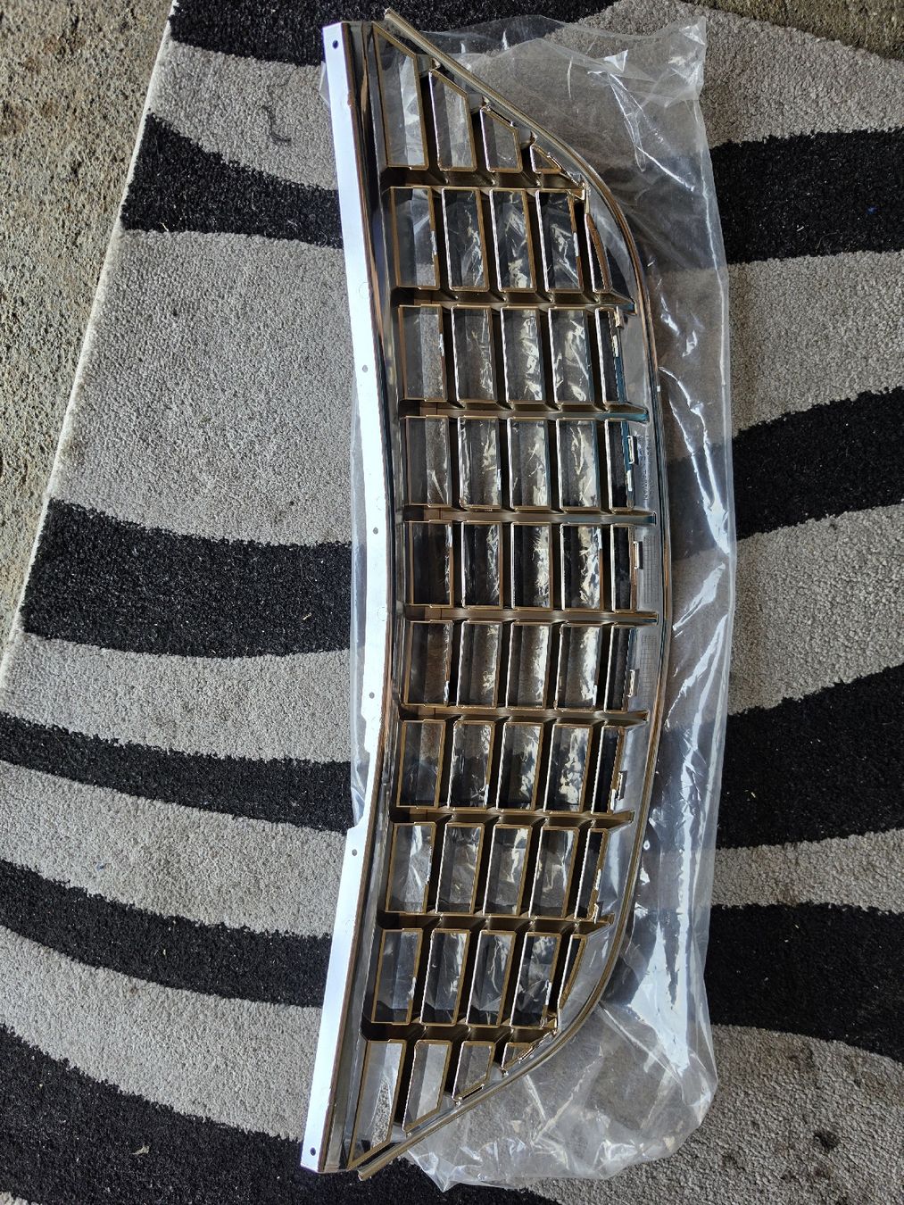 Opel Toutes les pièces détachées: kühlergrill – Neuf (Voir description) à Hausen AG par pej_6ydp