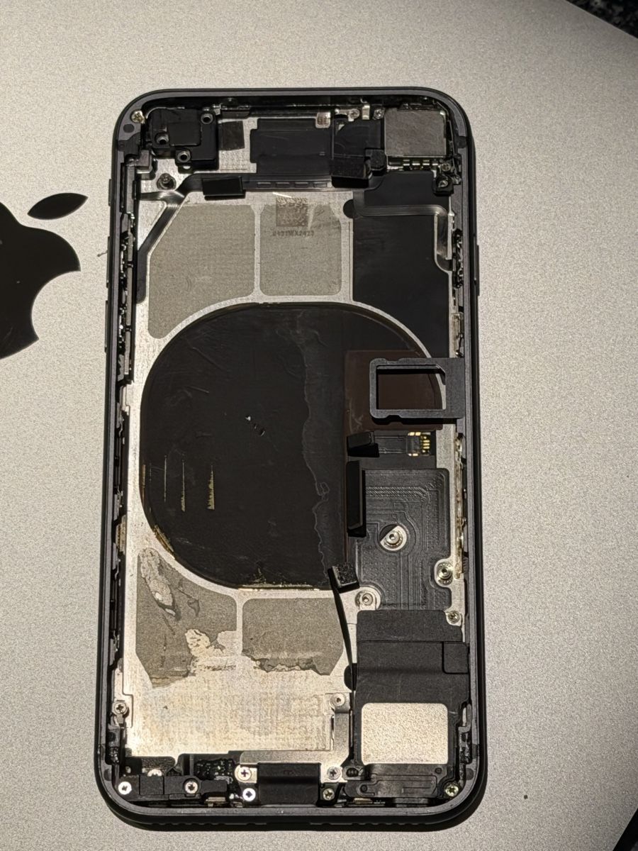 Apple Telefoni cellulari / Smartphones: Chassis de remise à neuf iPhone 8 Noir – Usato da Lausanne venduto da Planet_Faisceaux 1