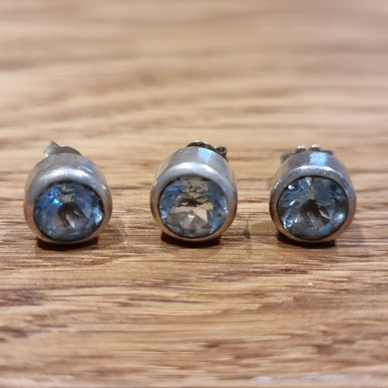 Orecchini pendenti & Orecchini a lobo: Elegante Silberohrstecker mit hellblauem Stein – Nuovo (secondo la descrizione) da Gammen venduto da home_brocki