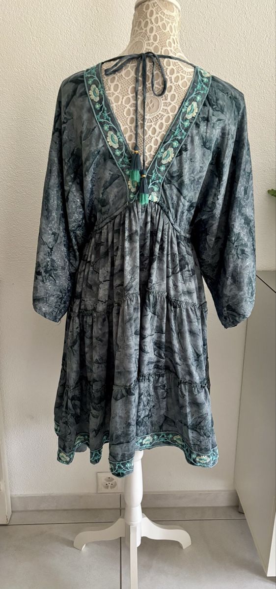 Vestiti: Kleid Gr.42 – Usato da Eglisau venduto da 3flower-power3 3