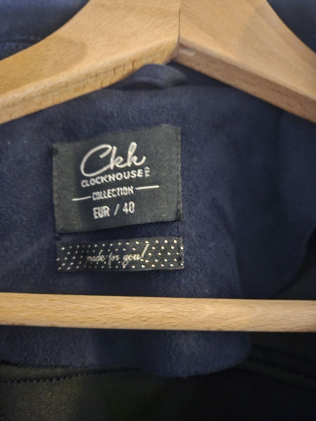 C&A Giacche: Wildlederjacke, dunkelblau, Gr. 40, Top Zustand – Usato da Wil SG venduto da an_ka 2