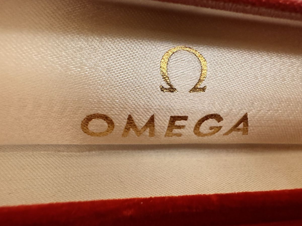Schmuckkästen: Omega Accessory Box, Red Velvet Lining, Used Condition – Gebraucht aus Zürich von 613_g8jy 1