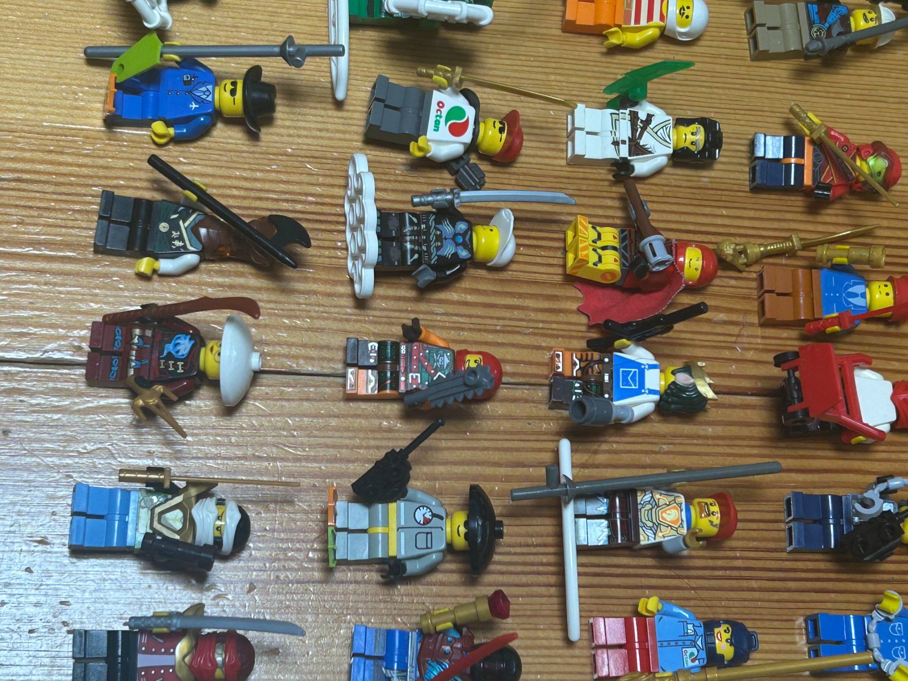Lego Giocattoli: 36 verschiedene Lego Personen – Usato da Volketswil venduto da Daniel68ernst 3