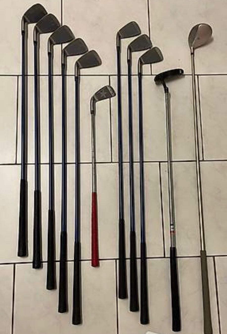 Mazze & Set: Golftasche mit Golfschläger – Usato da Basel venduto da tif_m2h6 1
