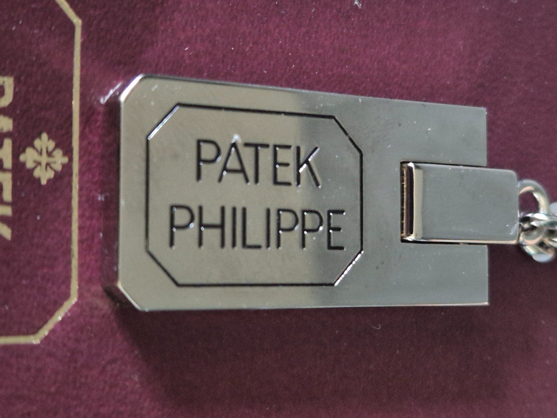 Patek Philippe Porte-clés: PATEK PHILIPPE original key ring – Neuf (Voir description) à Essertes par onezoneplay 2