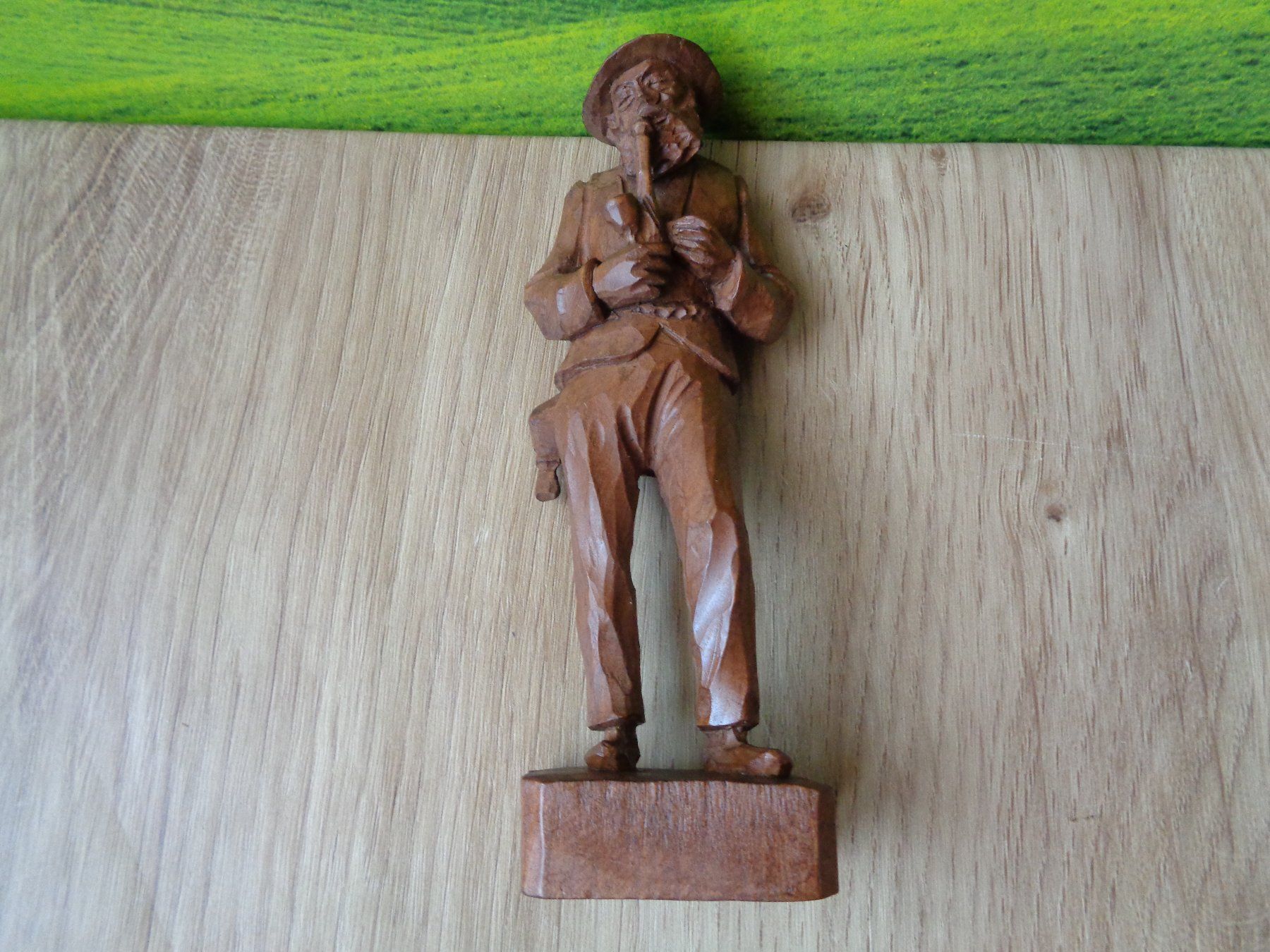 Sculture & Statue: HOLZ-FIGUR MANN MIT TABAKPFEIFE HANDGESCHNITZT – Usato da Henggart venduto da Pascha22 1