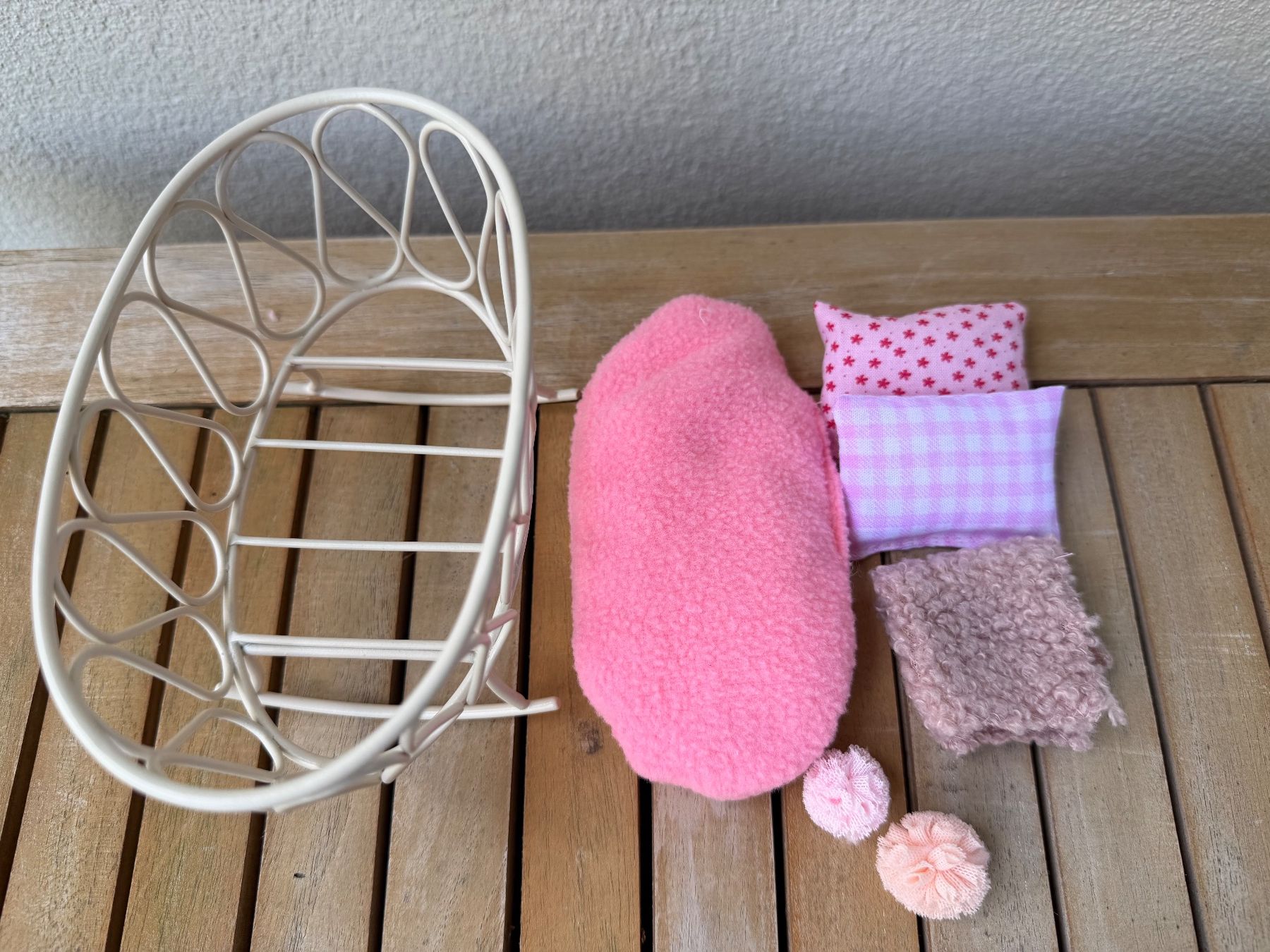 Case e mobili per bambole: Metall-Wiege Nr. 1 für Puppenhaus oder Maileg – Nuovo (secondo la descrizione) da Richterswil venduto da binchen03 3