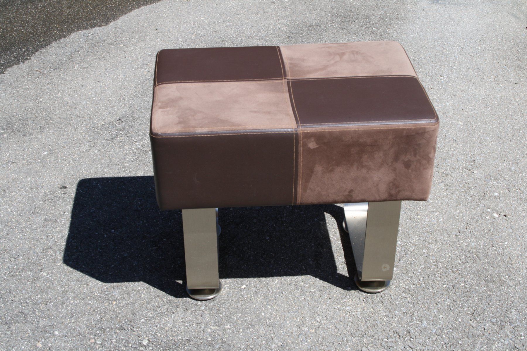 Sgabelli: HOCKER MASSIVER SCHWERER HOCKER – Usato da Wauwil venduto da Pneuedy 2