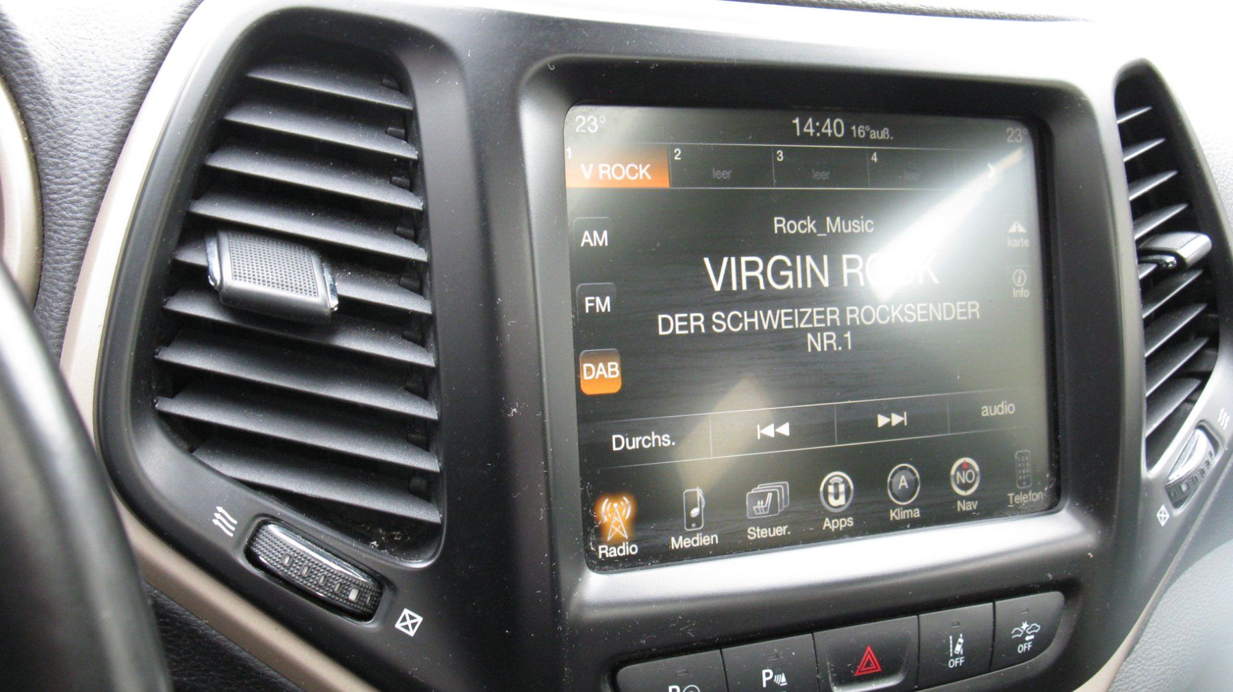 Jeep Automobili: JEEP Cherokee 3.2 Benzin Night Engle – Usato da Wangen b. Olten venduto da Broesmeli1 8