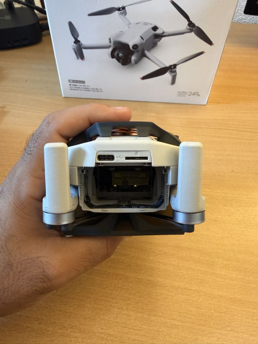DJI Telecomando: DJI Mini 4 Pro Fly More Combo, like new – Nuovo (secondo la descrizione) da Lenzburg venduto da schmoendli 2