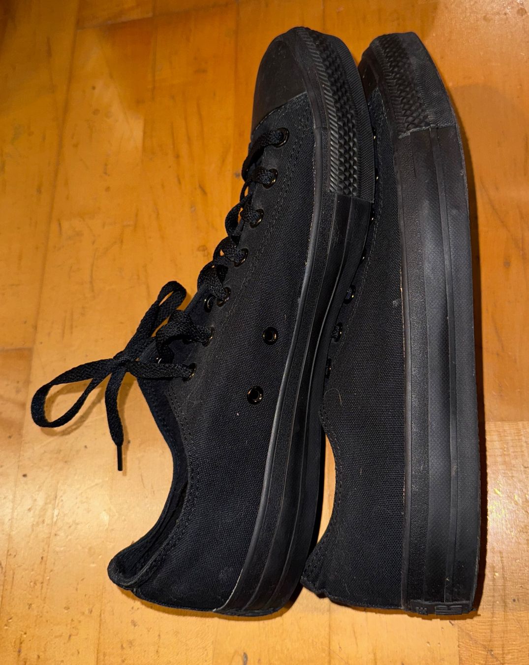 Converse Scarpe da uomo: CONVERSE 'Chuck Taylor All Star Core' Sneaker Schwarz 46.5 – Usato da Unterengstringen venduto da NOISE 2