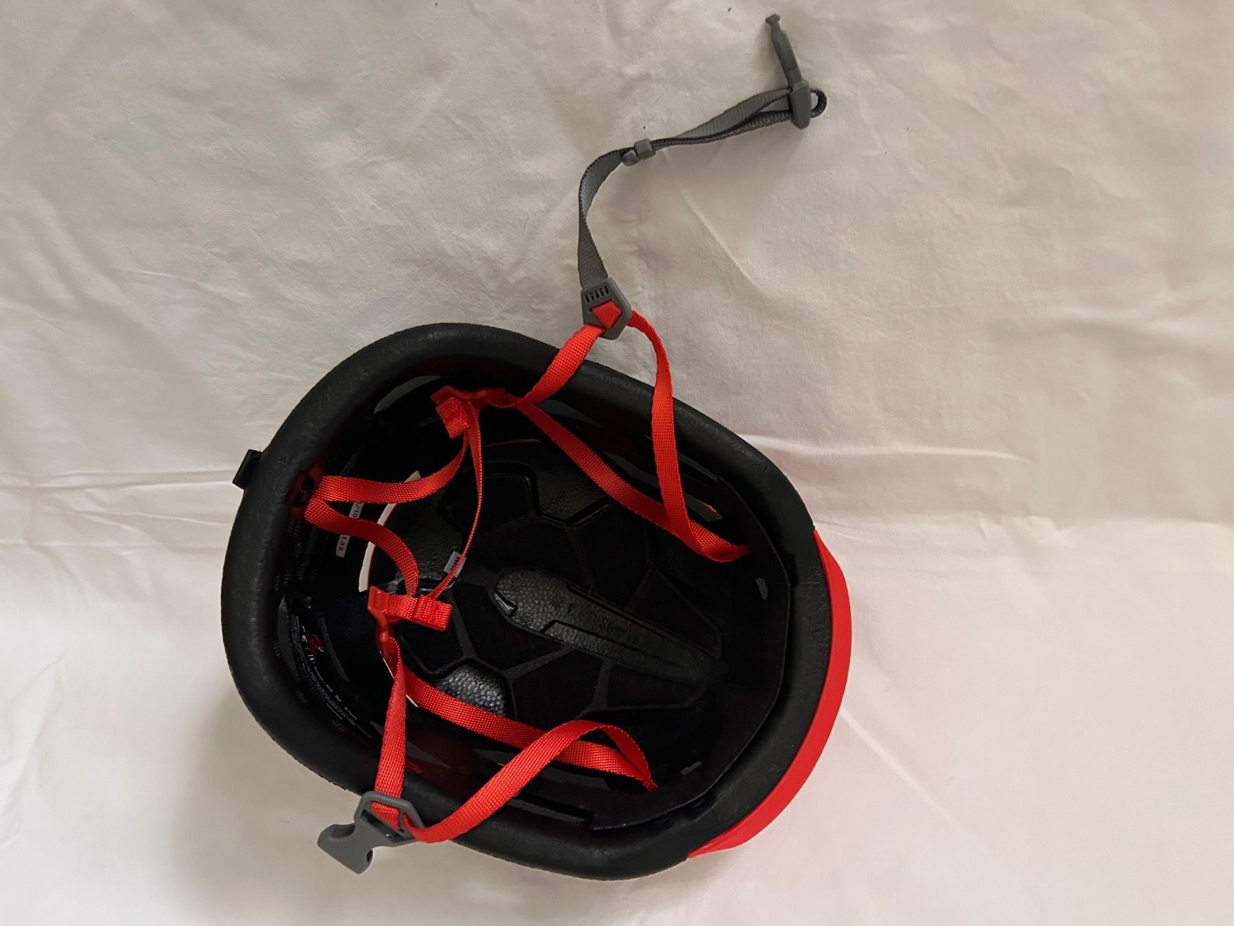 Mammut Caschi: Kletterhelm – Usato da Seengen venduto da sim_8y7g 1