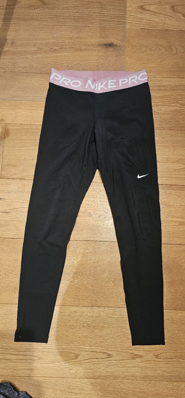 Nike Leggings: Nike Pro Leggings schwarz Grösse M – Usato da Ipsach venduto da Valerie.M