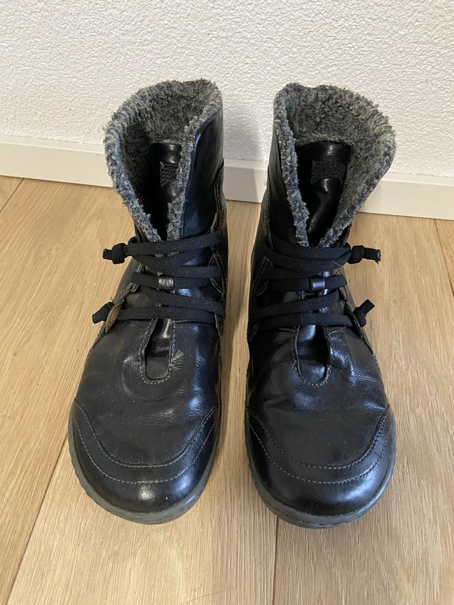 Camper Scarpe da donna: Schwarze Camper Winterstiefel, Grösse 36 – Usato da Kloten venduto da KimChi