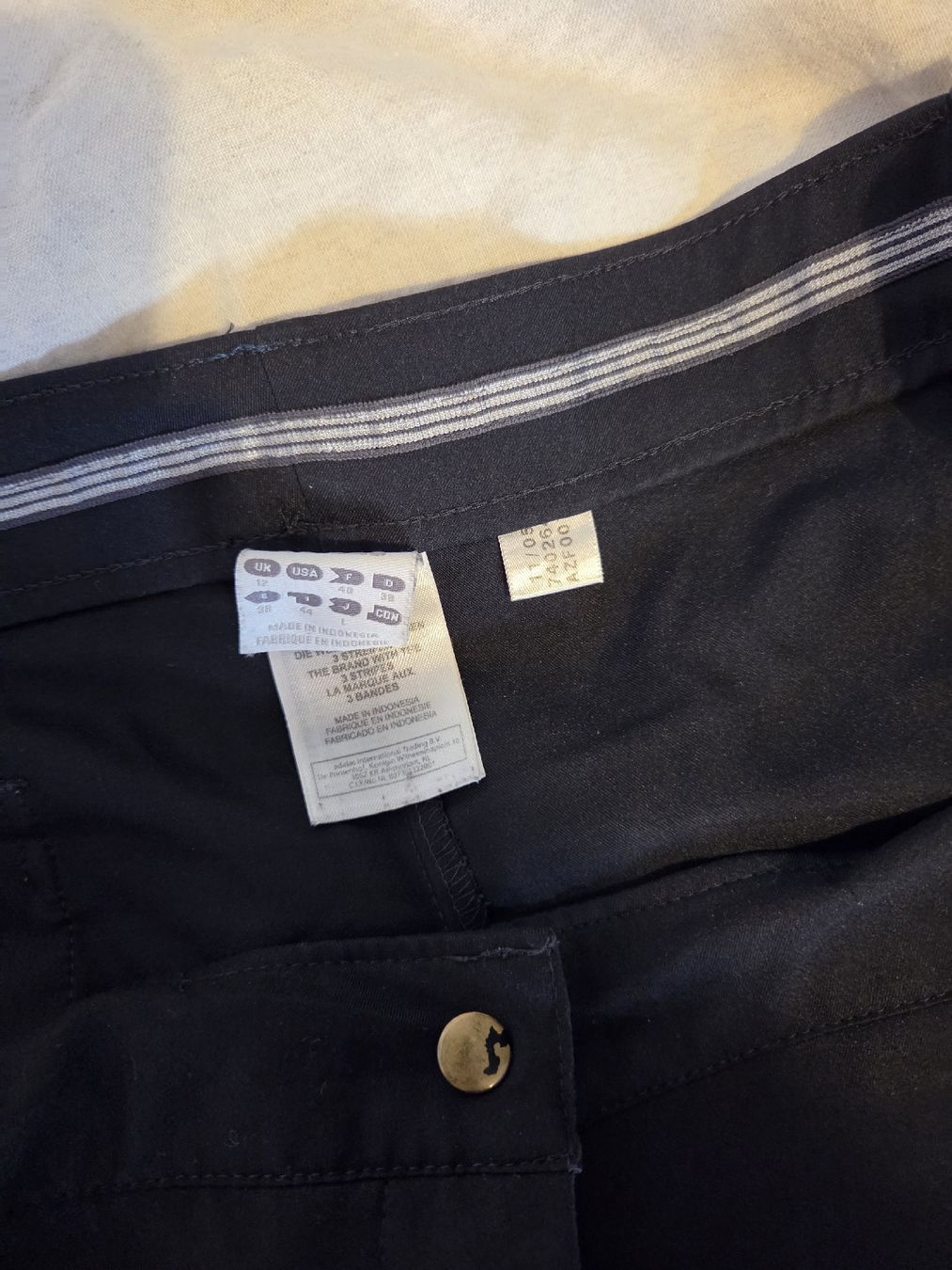Adidas Pantalons: Wanderhose Damen Grösse 38 – D'occasion à Bern par leloskiosk 1