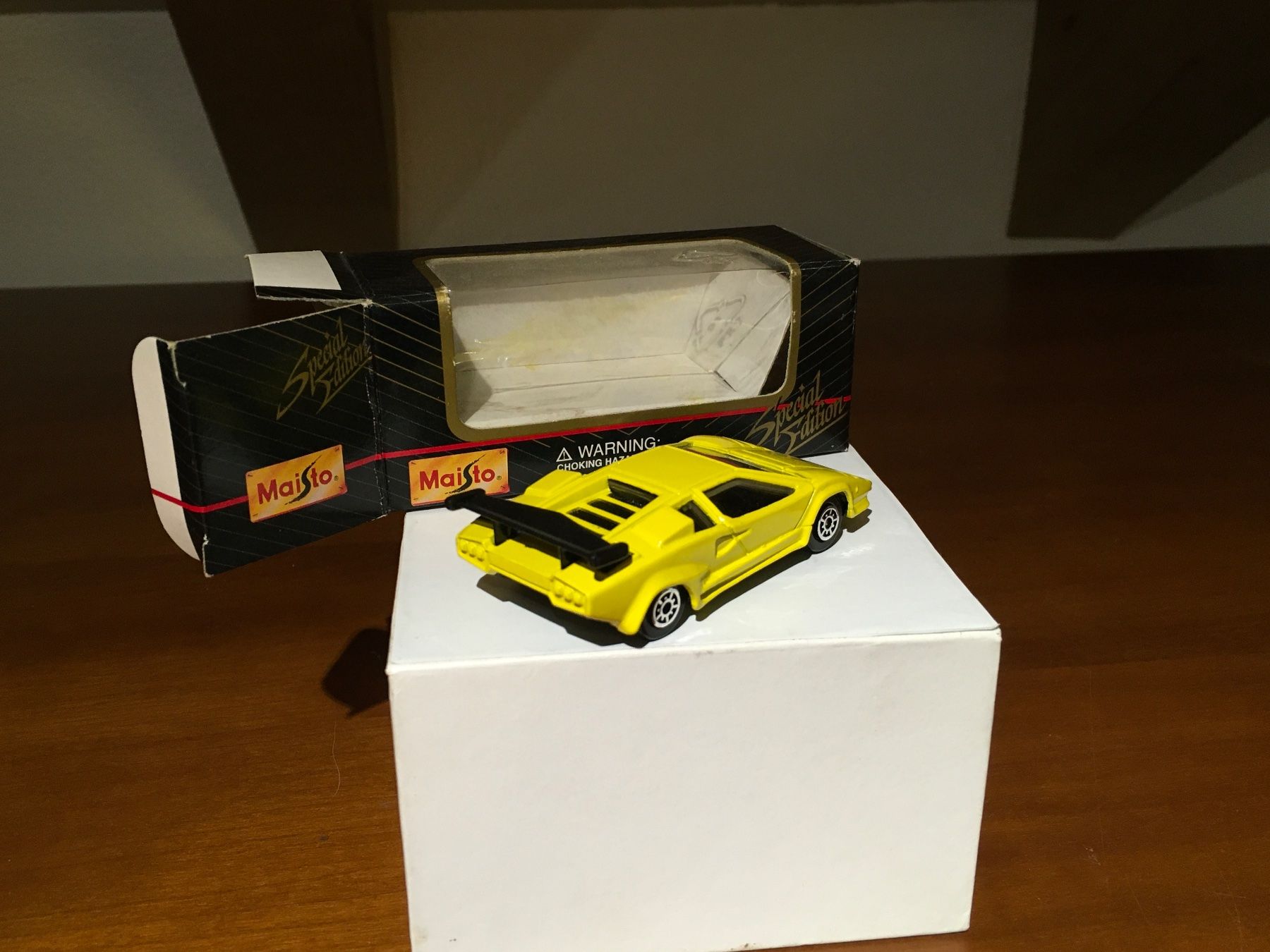 Lamborghini Modellini d'auto: Lamborghini Countach in OVP - no Hot Wheels – Nuovo (secondo la descrizione) da Wohlen AG venduto da PrivatSammlung 1