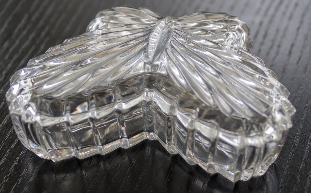 Toutes les décorations: Glasdose in Schmetterlingsform – D'occasion à Sempach Station par Semion 1