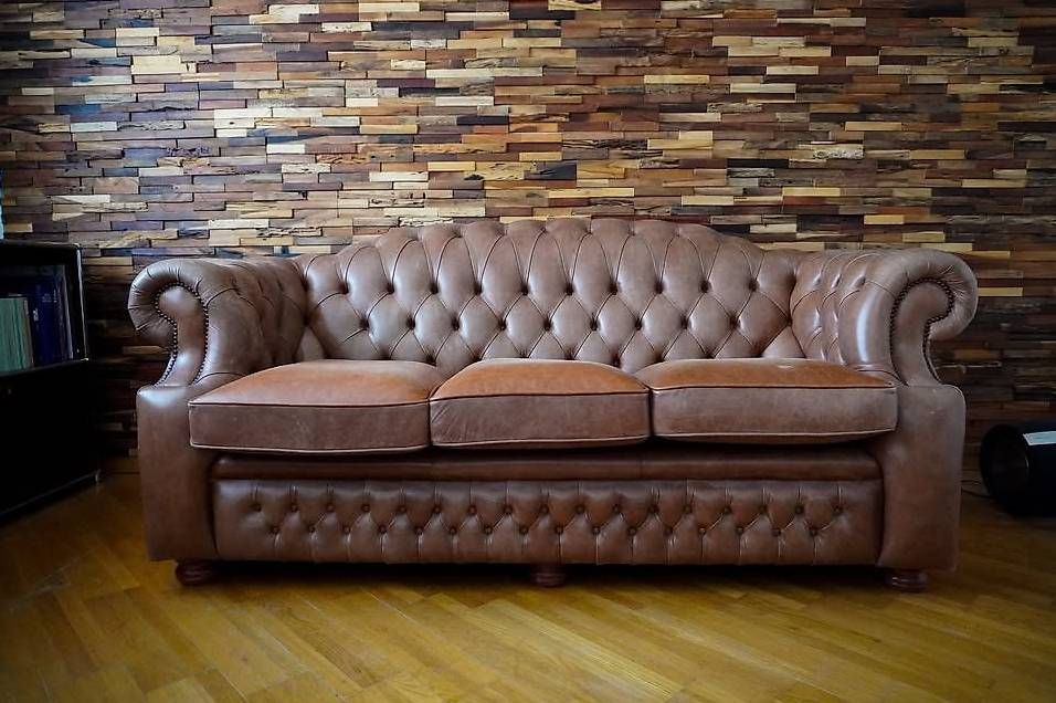 Divani: Vintage Chesterfield Sofa – Usato da Cham venduto da gif_l77z