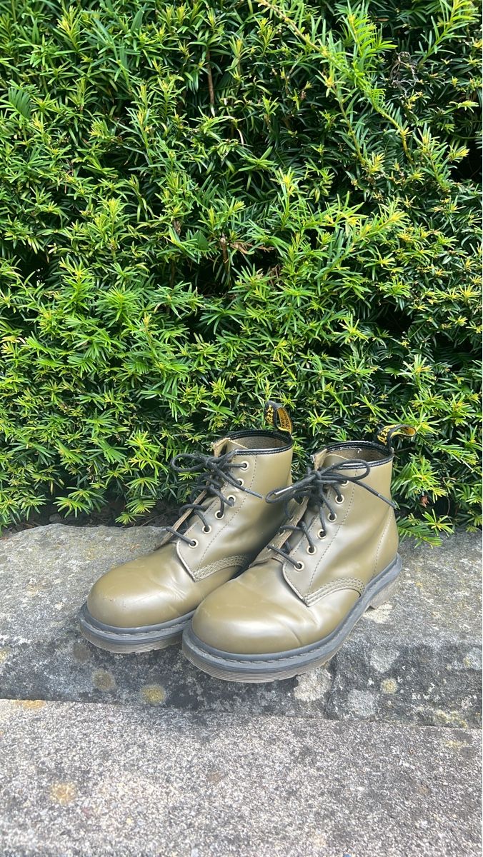 Dr. Martens Scarpe da uomo: Dr. Martens Stiefel Khaki Grösse 42 – Usato da Rapperswil SG venduto da din_lnq9