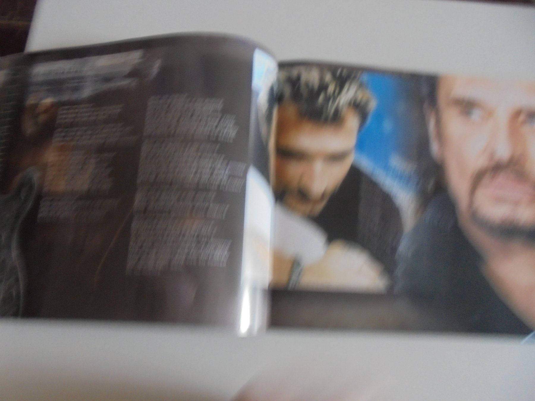 Riviste & Magazine: Programme 100% Johnny Hallyday tour 2000 – Usato da Eclépens venduto da Consuelo 7