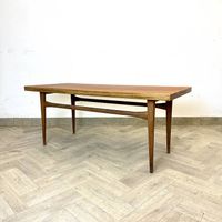 Mid Century dänischer teak Clubtisch