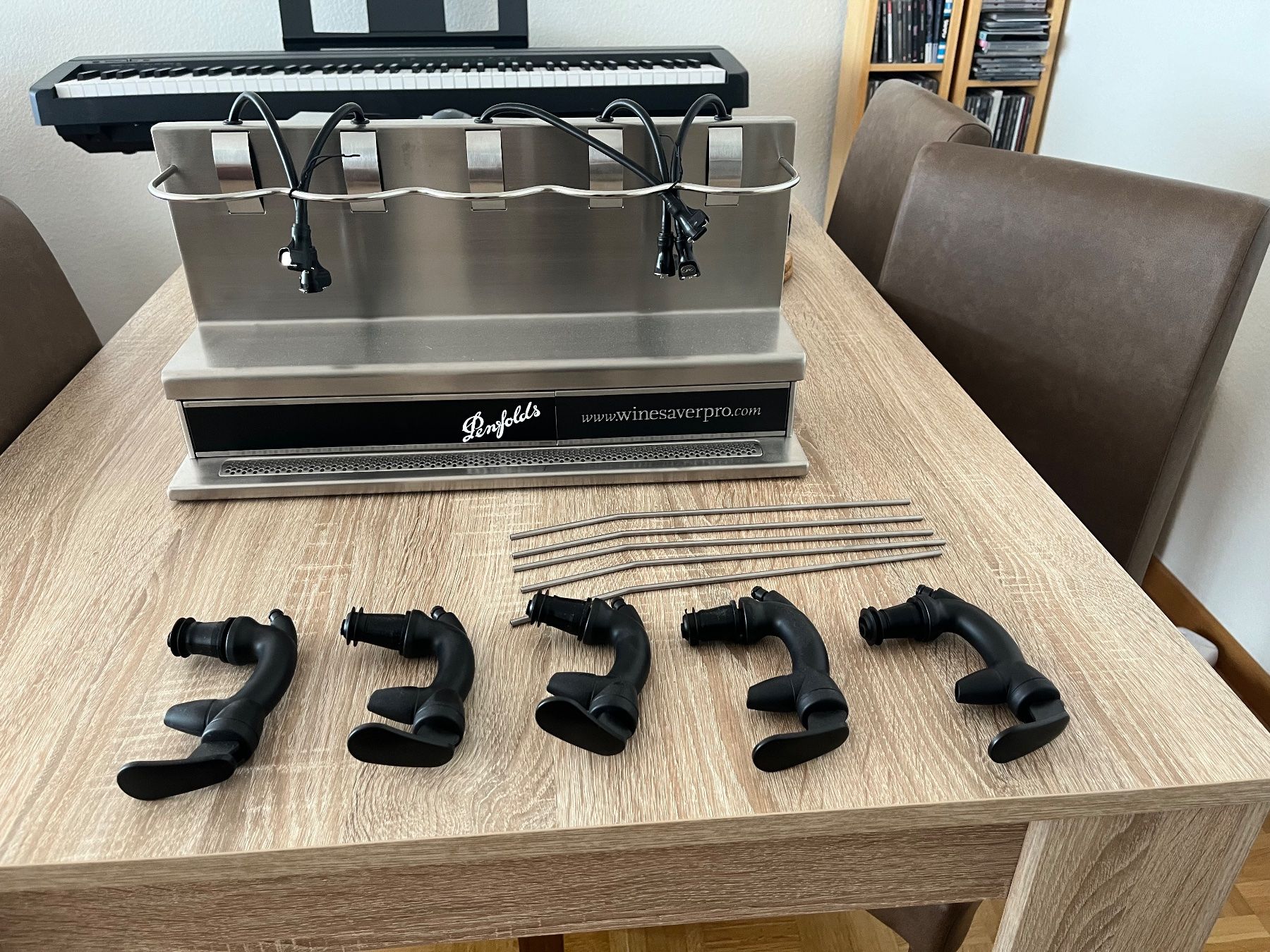 Cucine complete: Wine Saver Pro 5 Bottle System – Nuovo (secondo la descrizione) da Neuchâtel venduto da Helveticus_drummer 1