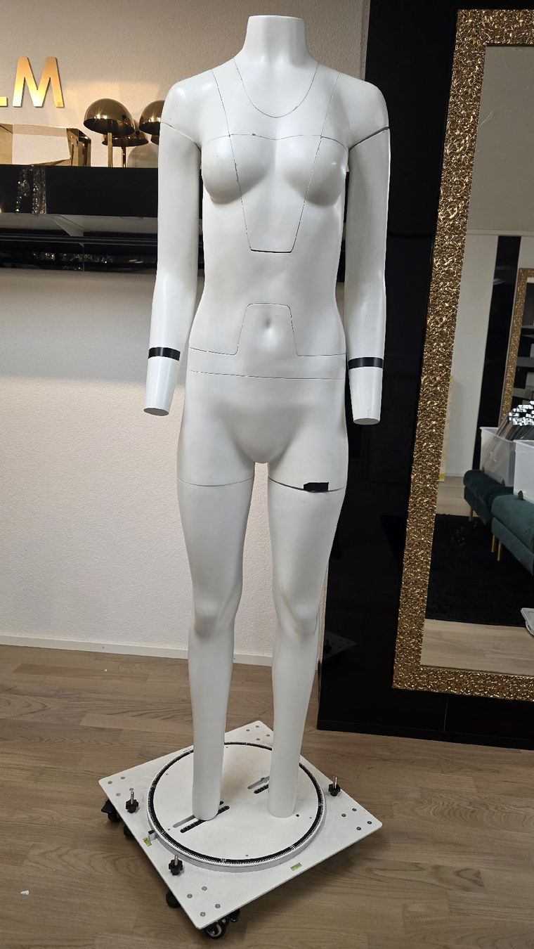 Altro in Decorazioni & Accessori: Professionelle Ghost Mannequin Damenfigur – Usato da Wettingen venduto da EllyJ 1