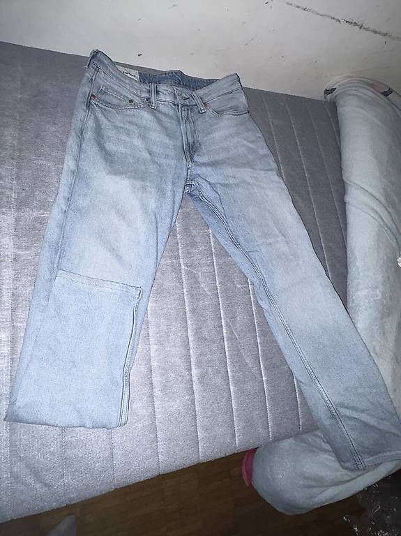 H&M Jeans: Cargo/ jeans slime blanc et bleu – Usato da Lausanne venduto da ahm_9l9k 2