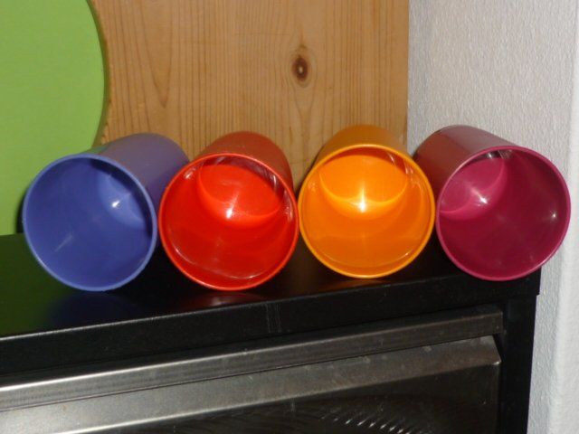 Tupperware Recipients et similaires: TUPPERWARE BECHER 4 STK. – D'occasion à St.Gallen par Anso 1