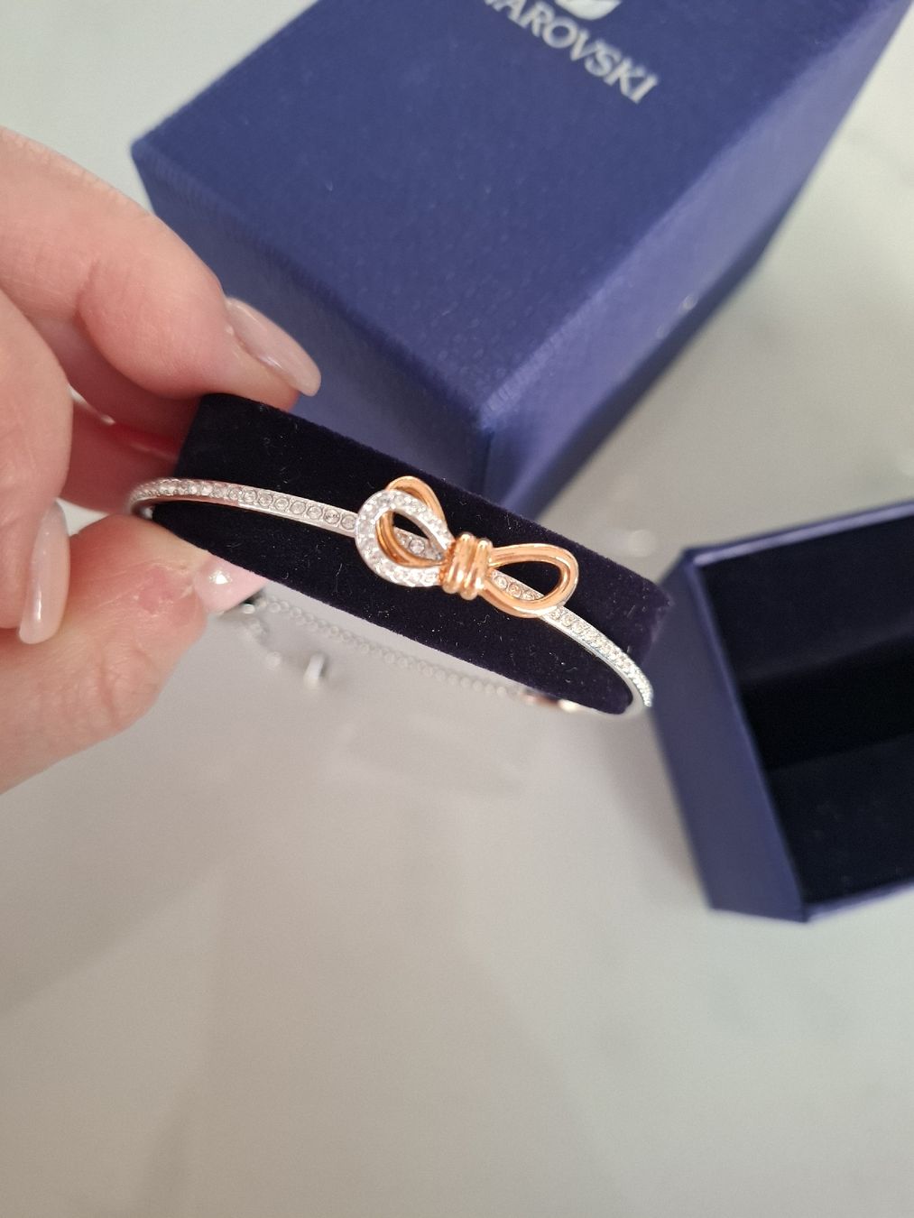 Swarovski Bracciali & Braccialetti: Bracelet Swarovski avec nœud : neuf – Nuovo e nell'imballaggio originale da Farvagny-le-Petit venduto da Scorpion1288 1