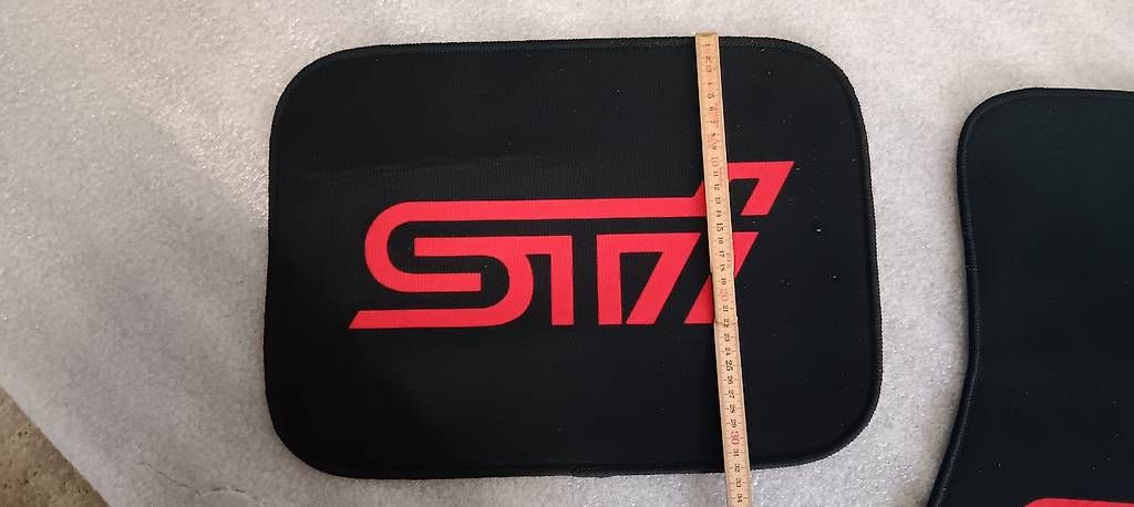 Tapis / Bacs: Autoteppiche STI – D'occasion à Buttisholz par gaz_n2xy 2