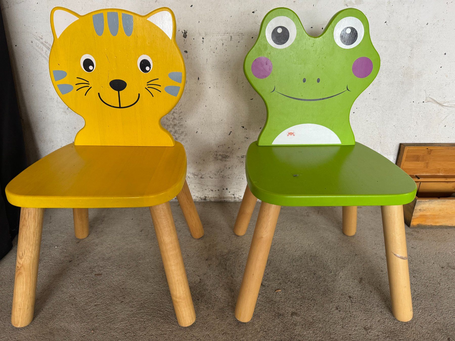 Jouets: Kinderstühle – D'occasion à appenzell par Imm27