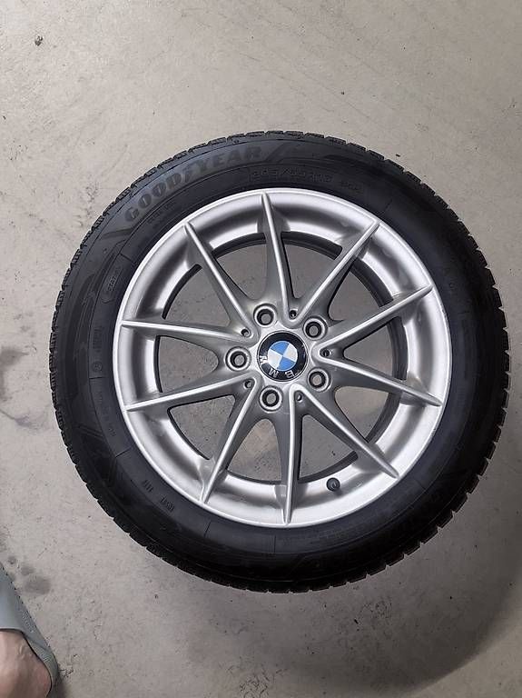 Goodyear Pneus & Roues: 4 Winterreifen BMW – D'occasion à Zürich par h4llo 1