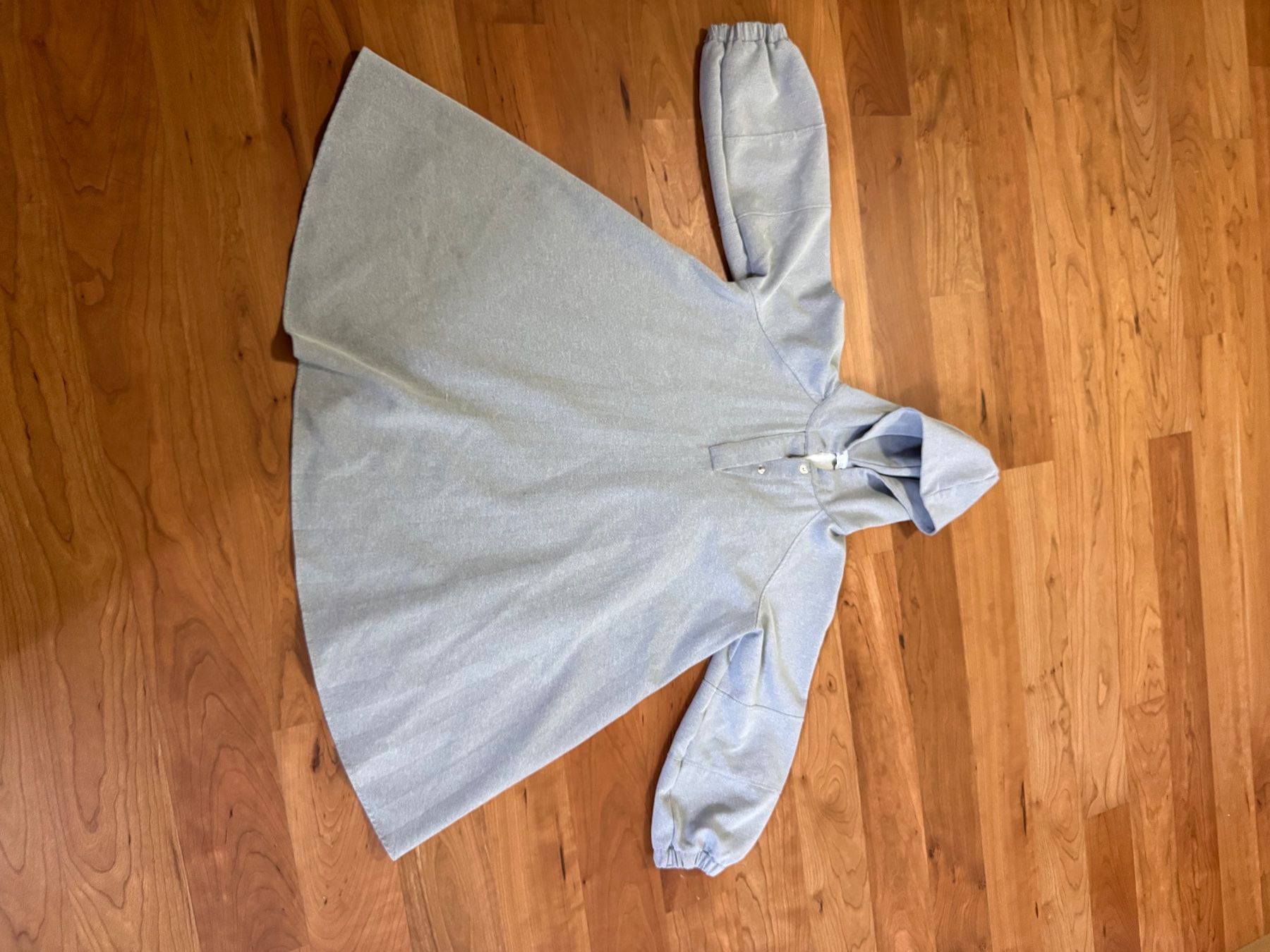 Ensembles coordonnés: Pull à capuche gris enfant 10 ans bon état – D'occasion à Cologny par lil_bpv9 1