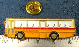 POSTAUTO FALTTÜR AUTO BUS PIN GEPRÄGT GOLDIG