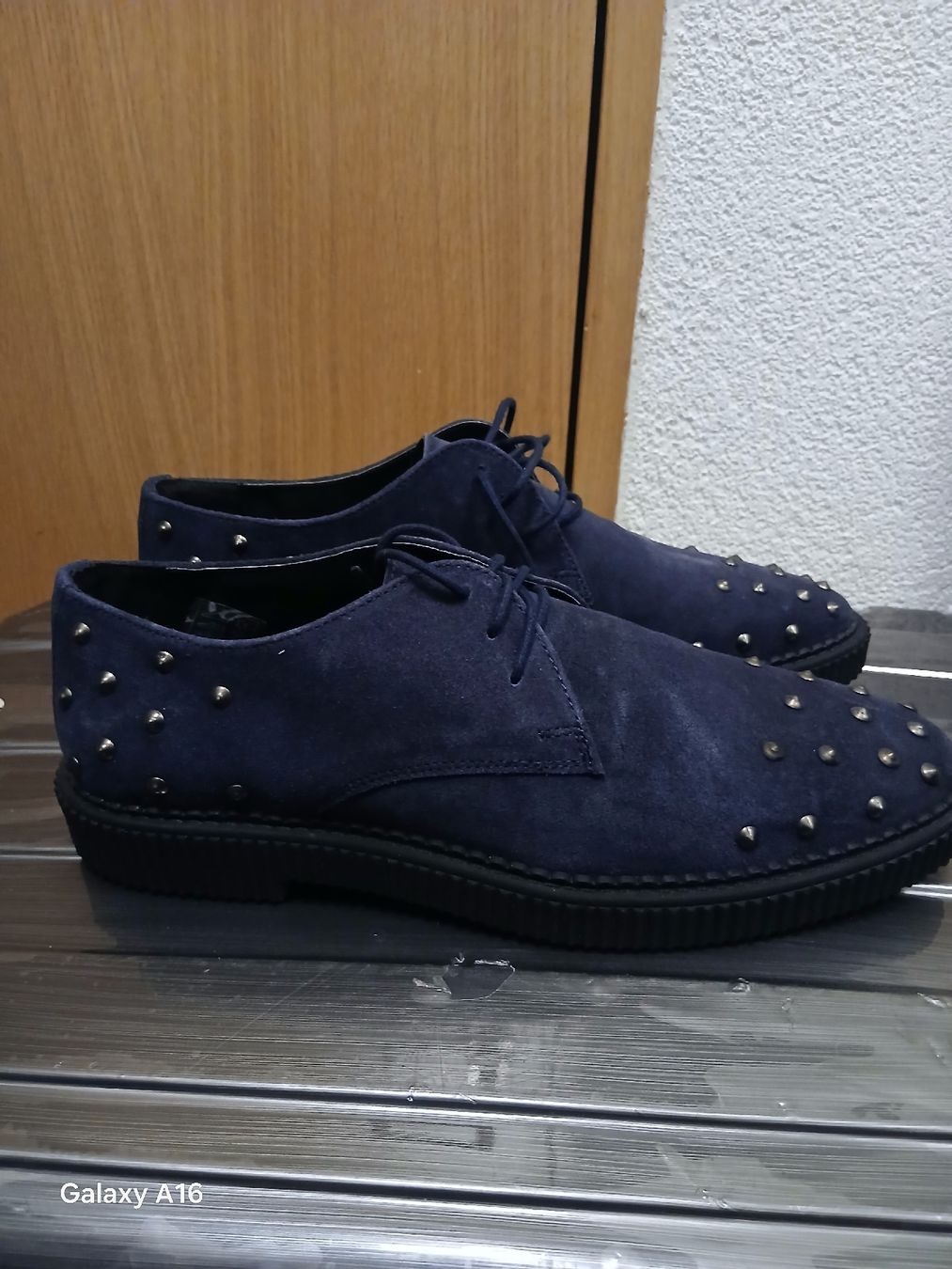 Scarpe da uomo: Chaussures en daim neuves – Nuovo e nell'imballaggio originale da Genève venduto da Martinbng 1