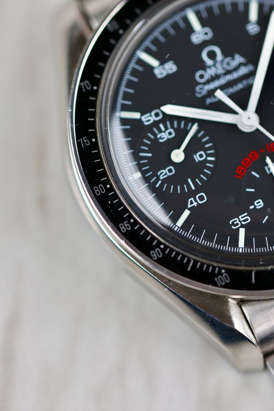 Omega Orologi: Omega Speedmaster Reduced 'AC Milan Limited Edition' – Usato da Zürich venduto da Lazulivintagewatches 5
