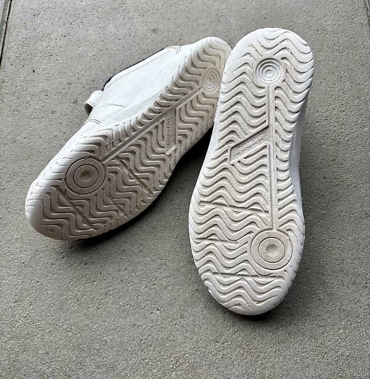 Scarpe per ragazzi: Kinder Turnschuhe Grösse 33 – Usato da Sargans venduto da TrickyHikr 1